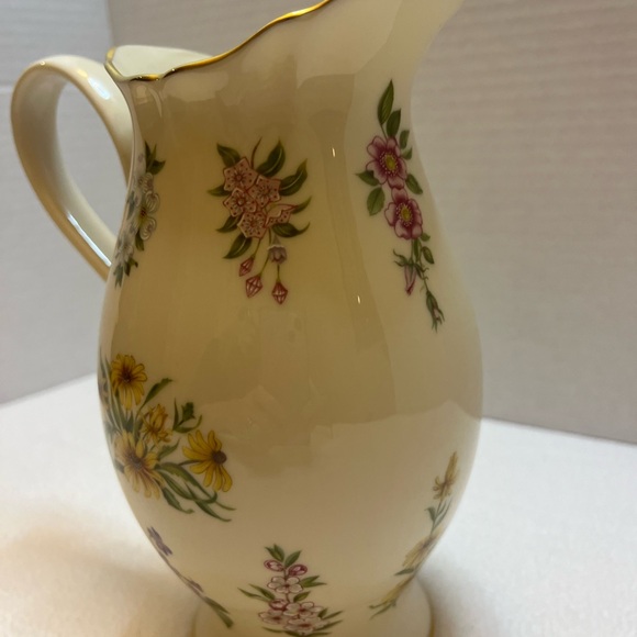 Lenox Constitution Pitcher with Gold Accents - Picture 8 of 14